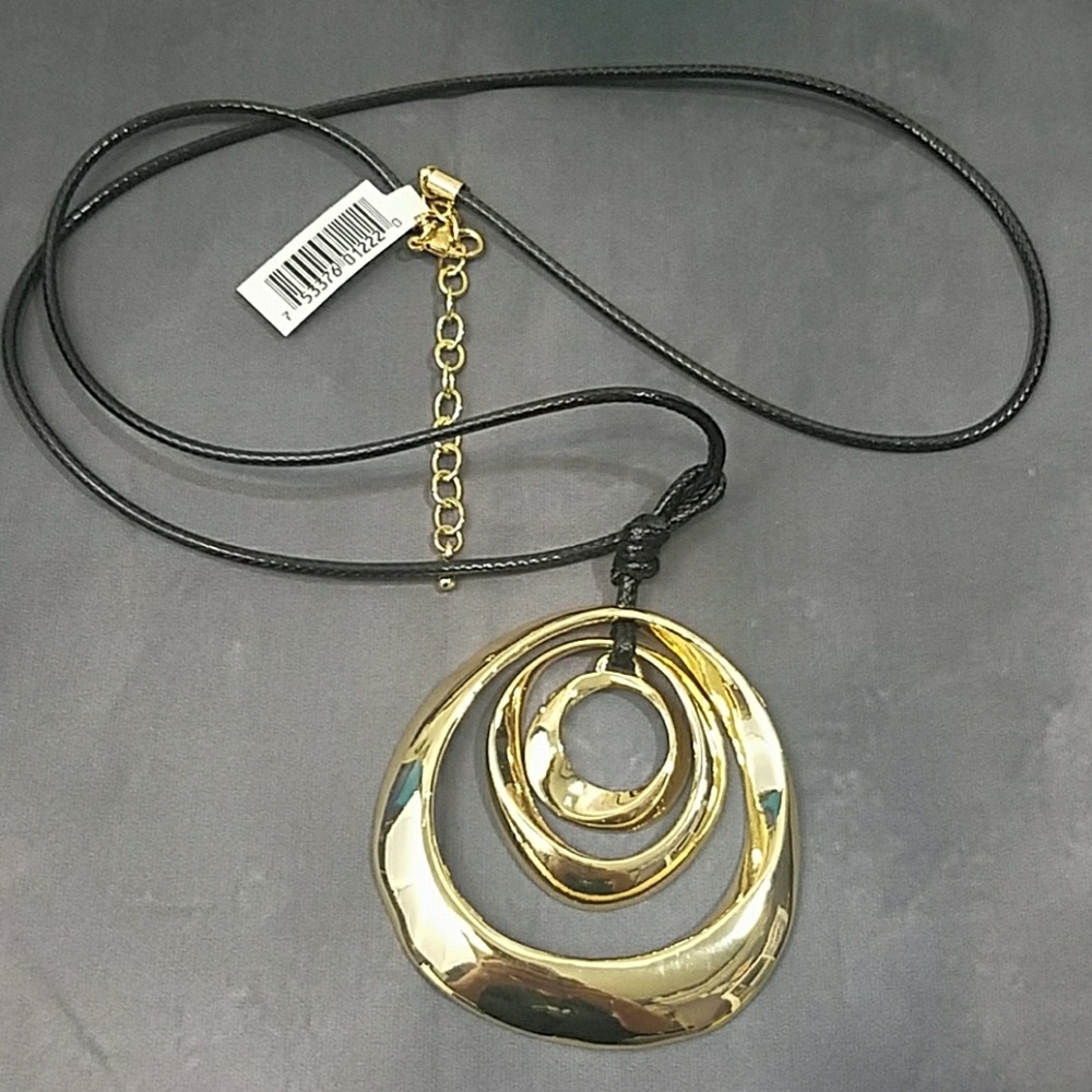 Circle Pendant Necklace